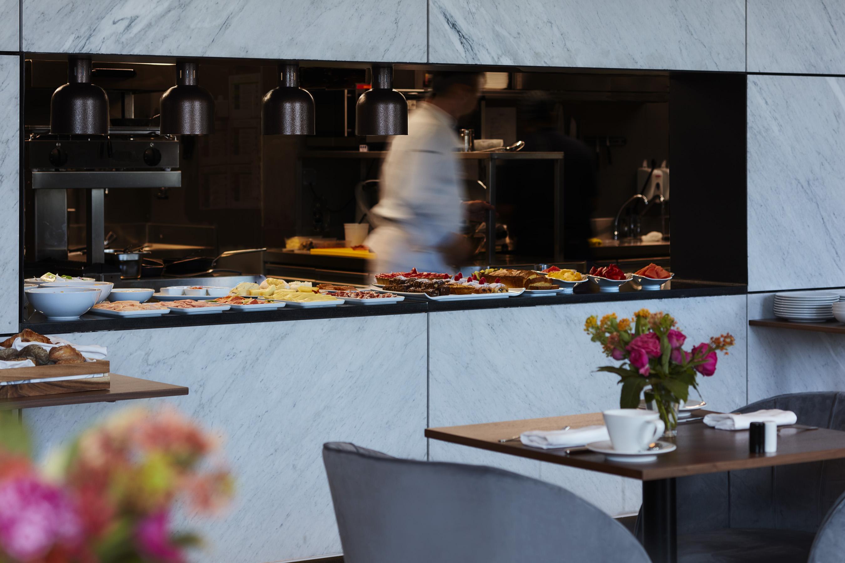 The Lumiares Hotel & Spa - Small Luxury Hotels Of The World Lisbon Bagian luar foto The kitchen at the restaurant