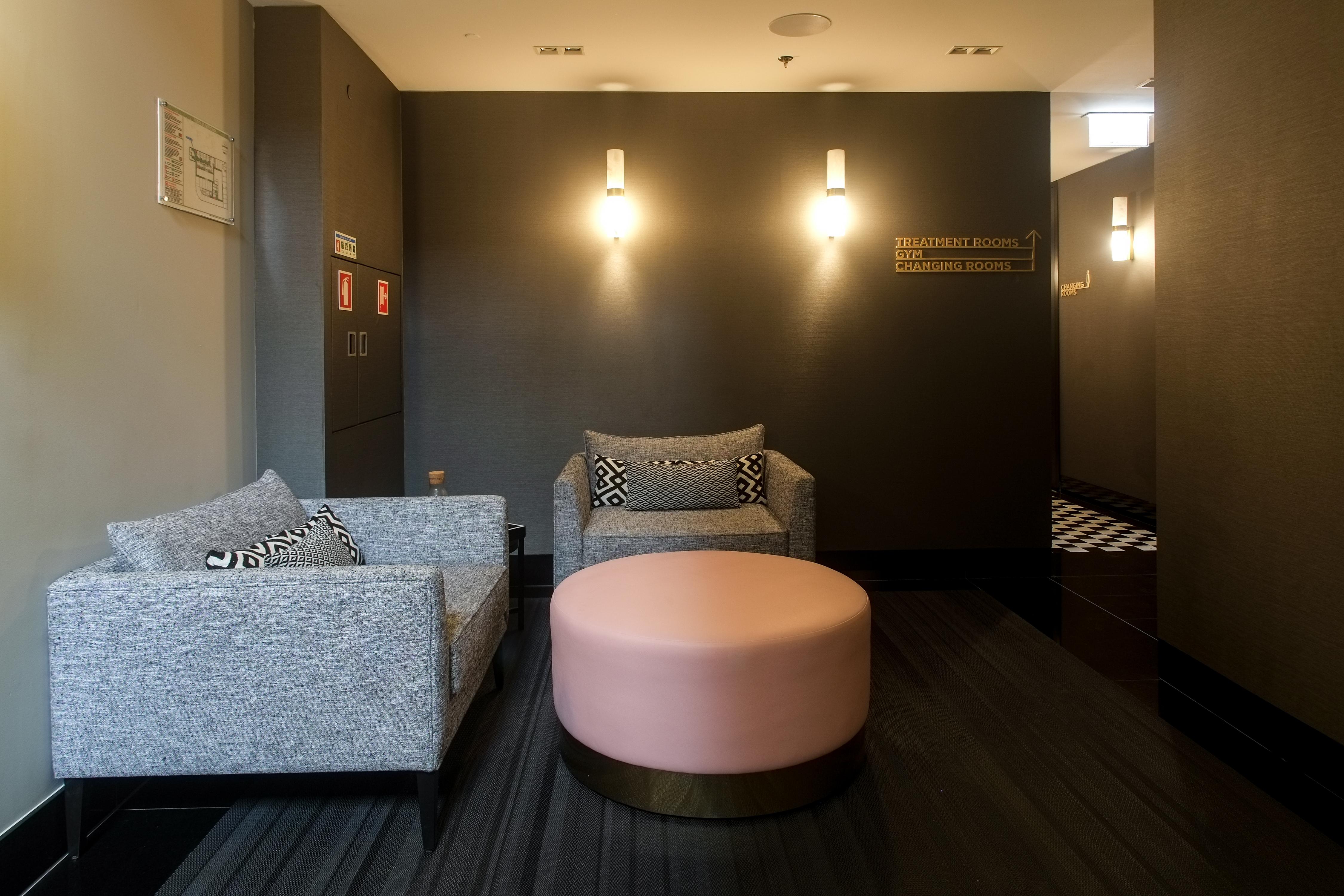 The Lumiares Hotel & Spa - Small Luxury Hotels Of The World Lisbon Bagian luar foto The waiting room at the spa